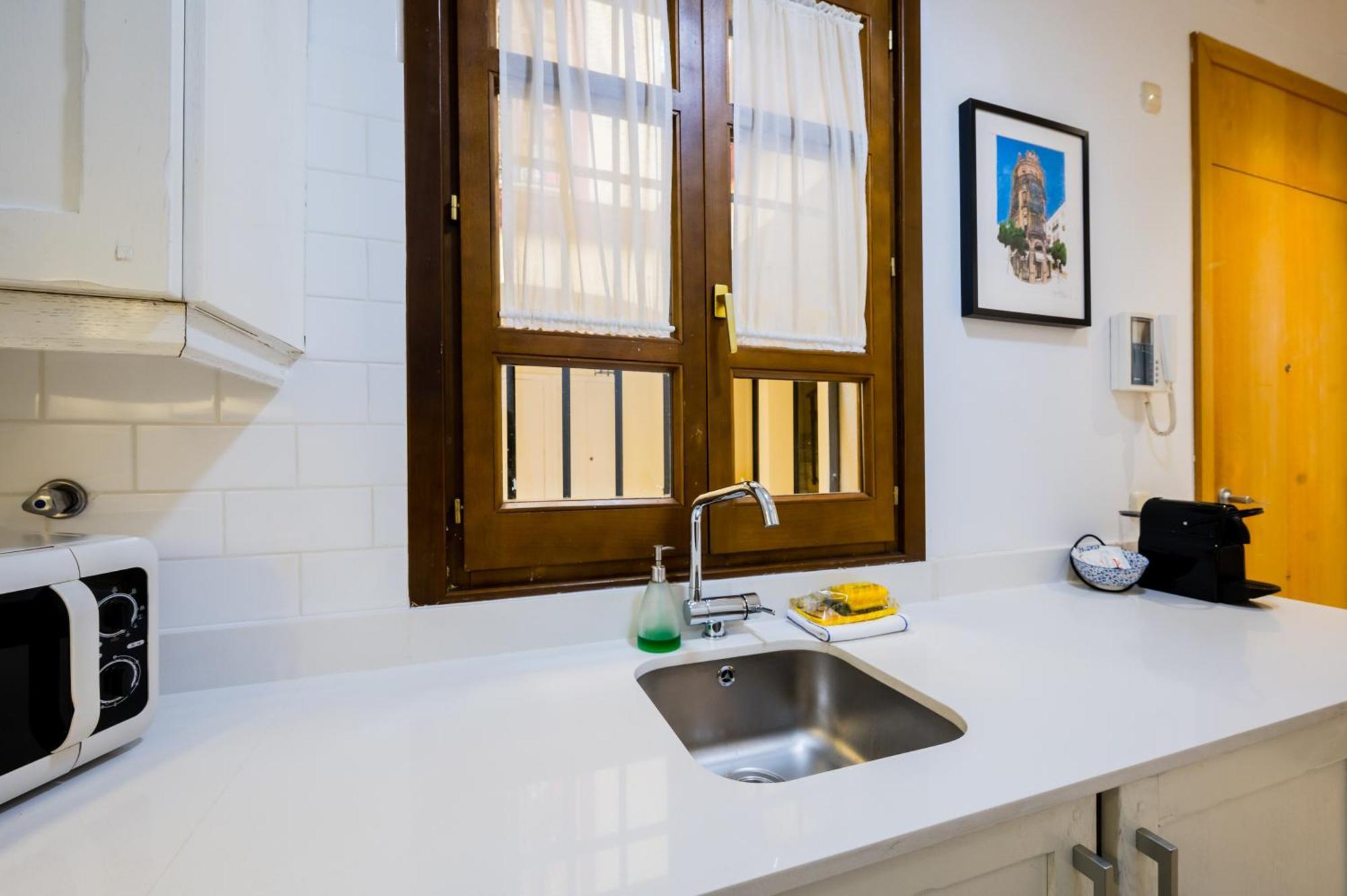 Ferienwohnung Beautiful And Cozy- 1Bd 1Bth- Arenal Center Sevilla Exterior foto