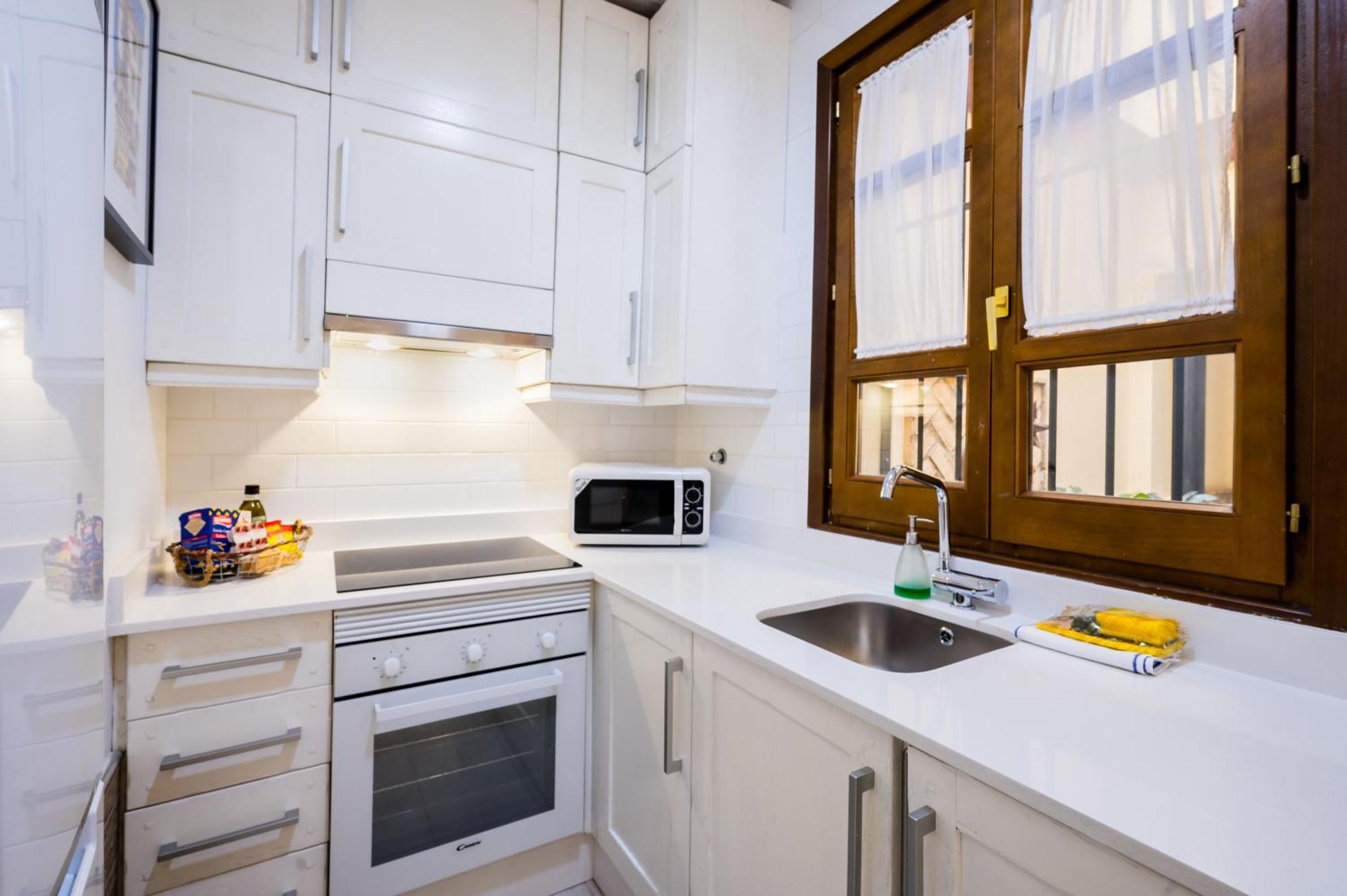 Ferienwohnung Beautiful And Cozy- 1Bd 1Bth- Arenal Center Sevilla Exterior foto