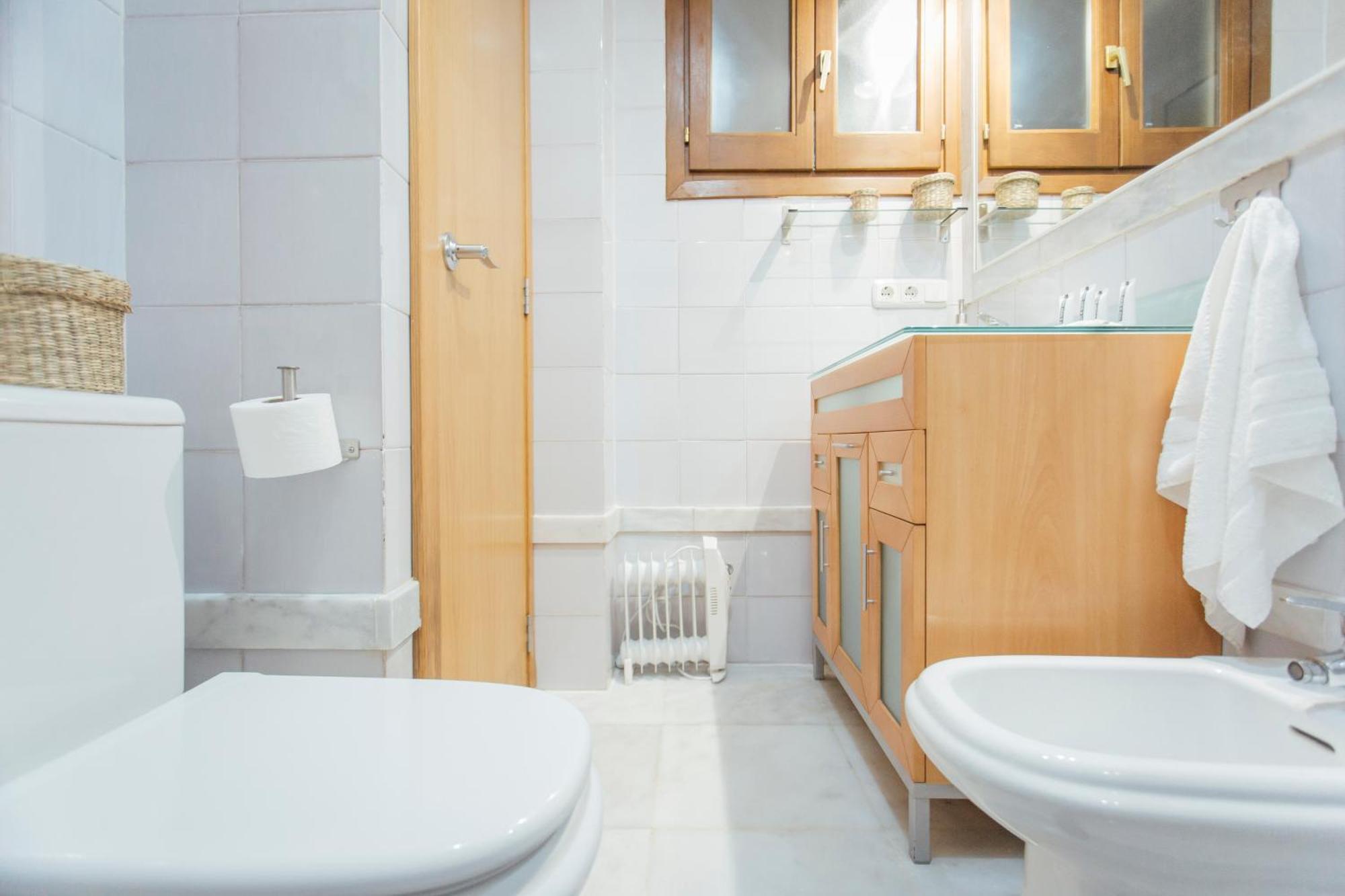 Ferienwohnung Beautiful And Cozy- 1Bd 1Bth- Arenal Center Sevilla Exterior foto