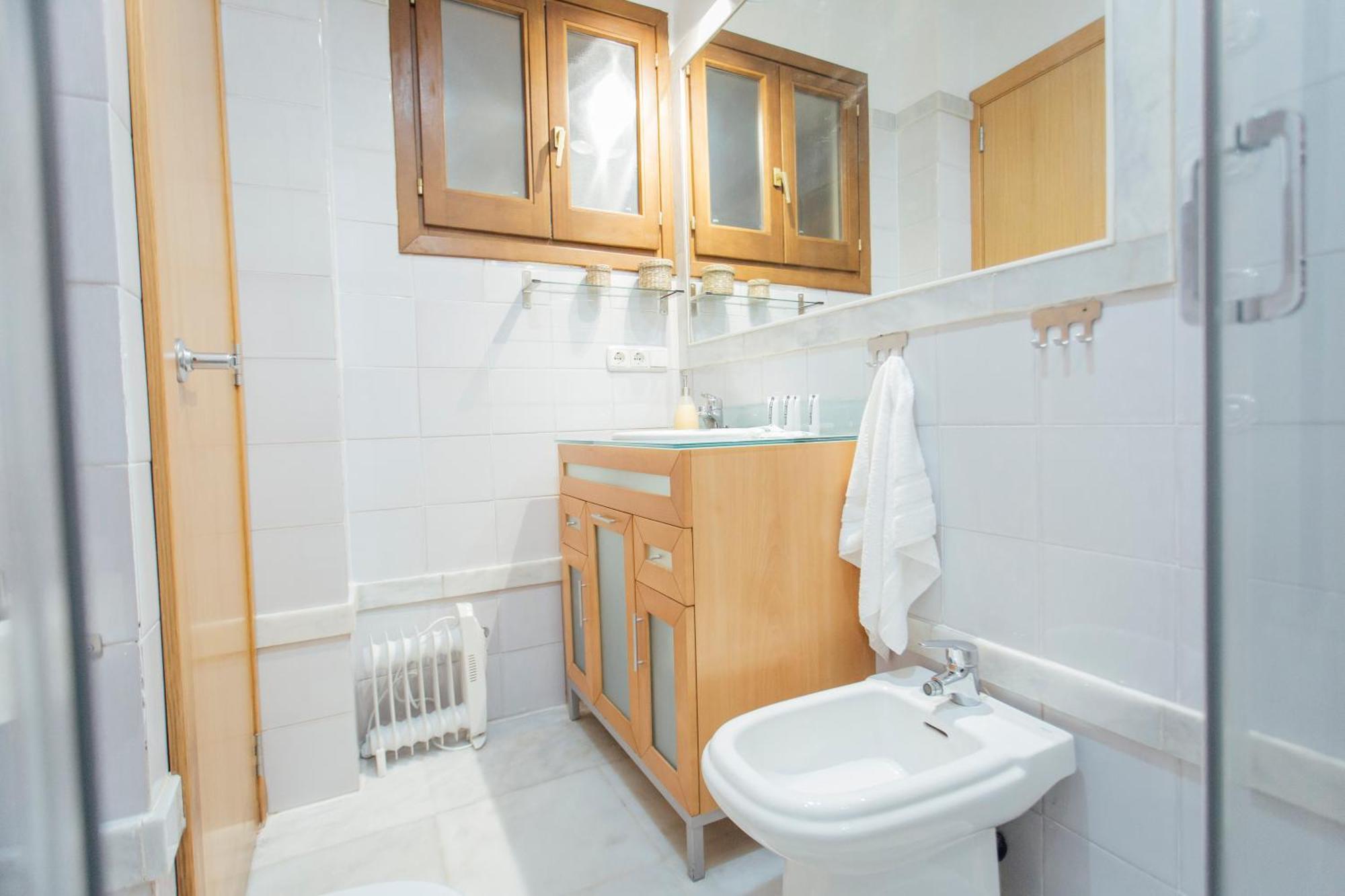 Ferienwohnung Beautiful And Cozy- 1Bd 1Bth- Arenal Center Sevilla Exterior foto